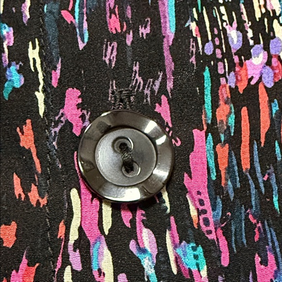 Nanette Lepore Multi-Color Silk V-Neck Button-Down Blouse Short Sleeve Women’s 2 - Picture 6 of 8